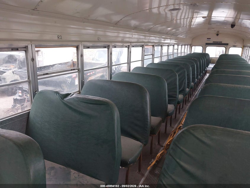 1990 BLUE BIRD SCHOOL BUS / TRANSIT BUS auction photo 5