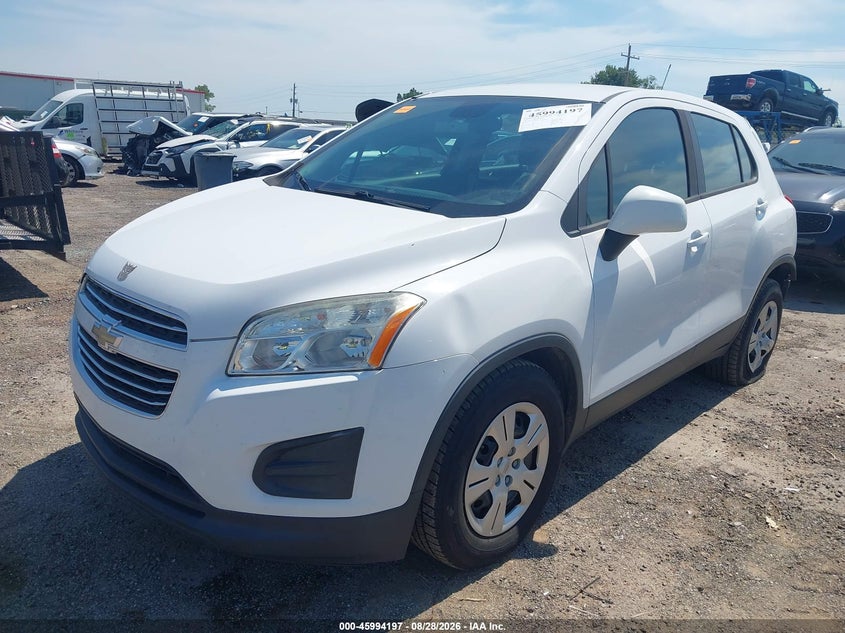 2016 Chevrolet Trax, Rear, IAAI, VIN 3GNCJKSB8GL265712 — photo 2