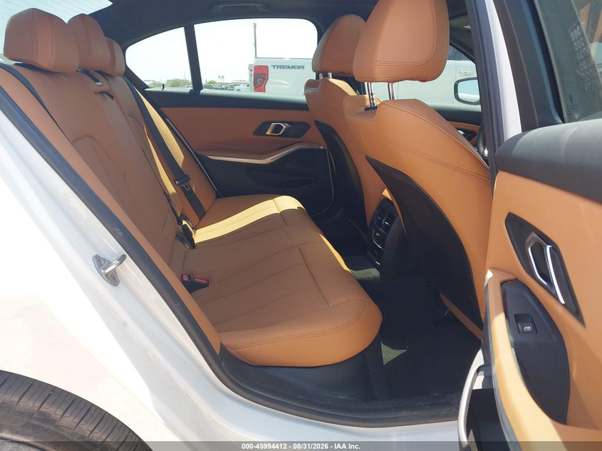 BMW 330I - zdjęcie 8