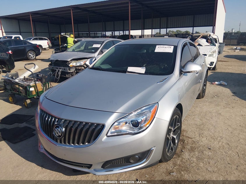 2016 Buick Regal, Right Side, IAAI, VIN 2G4G35EX2G9208370 — photo 2