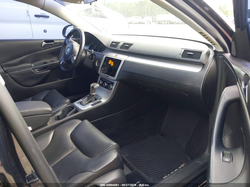 2010 VOLKSWAGEN PASSAT auction photo 5