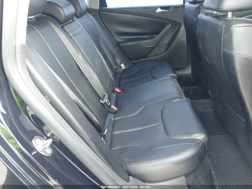 2010 VOLKSWAGEN PASSAT auction photo 8