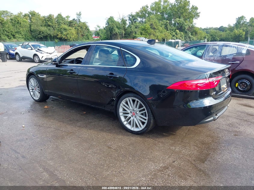 Vin: sajbe4gx5lcy85322, lot: 46493960, jaguar xf 30t prestige rwd automatic 20203