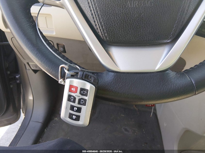 TOYOTA SIENNA - zdjęcie 10