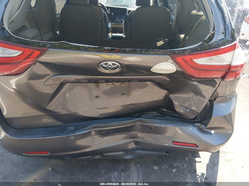TOYOTA SIENNA - zdjęcie 6