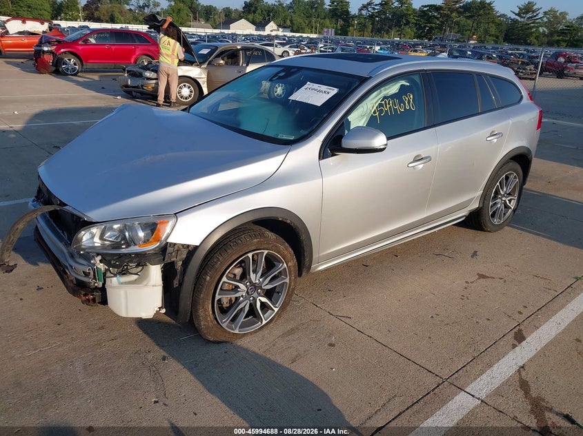 Vin: yv4612hk5f1001301, lot: 46494033, volvo v60 cross country t5 20152