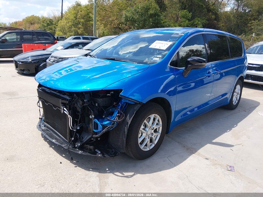 2027 Chrysler Pacifica, Front & Rear, IAAI, VIN 2C4RC1BG0VR586534 — photo 2