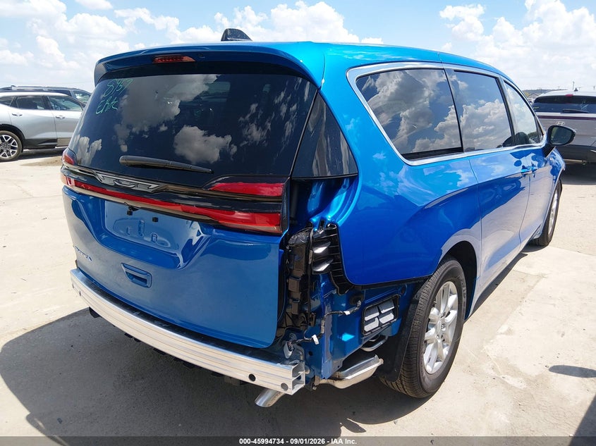 2027 CHRYSLER PACIFICA auction photo 4