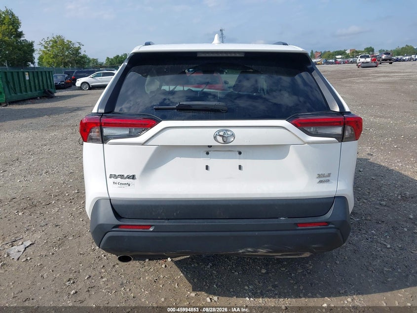 TOYOTA RAV4 - zdjęcie 15