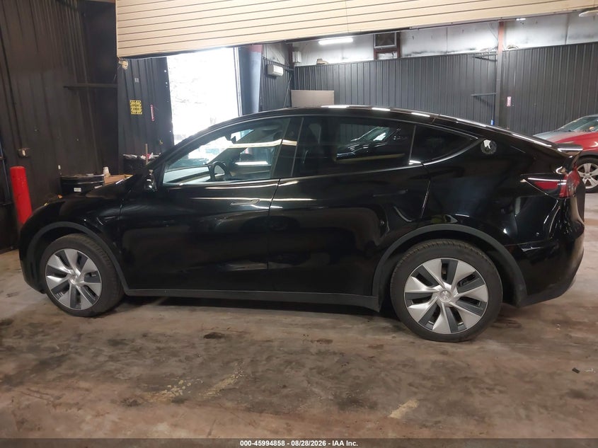 TESLA MODEL Y - zdjęcie 14