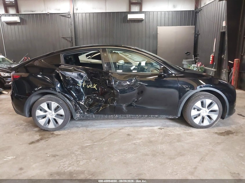 TESLA MODEL Y - zdjęcie 6