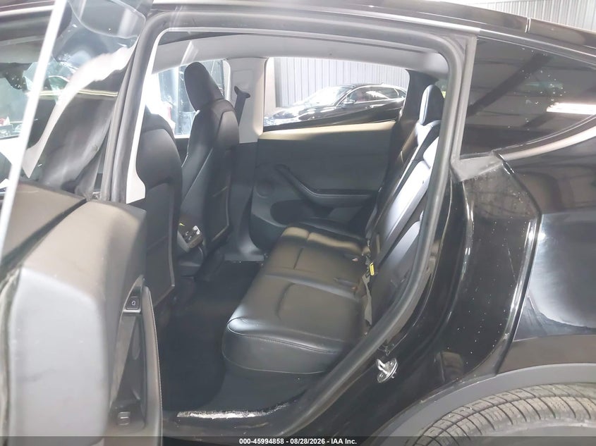 TESLA MODEL Y - zdjęcie 8
