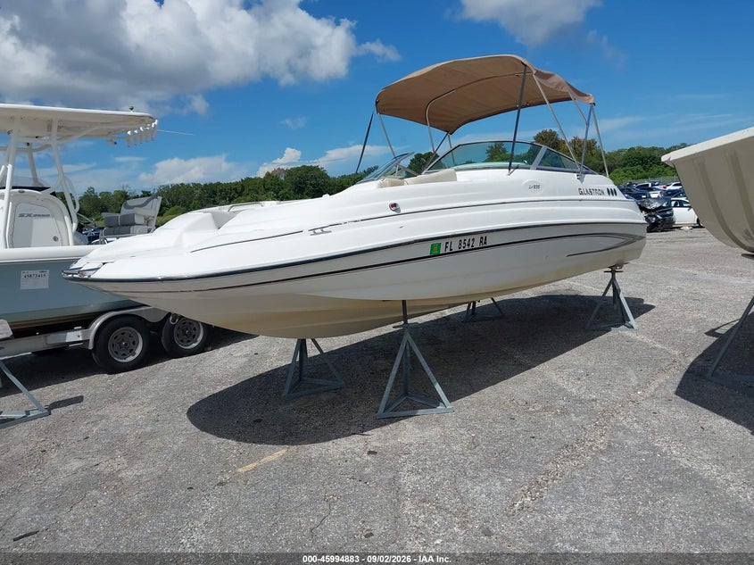 2004 GLASTRON BOAT auction photo 2