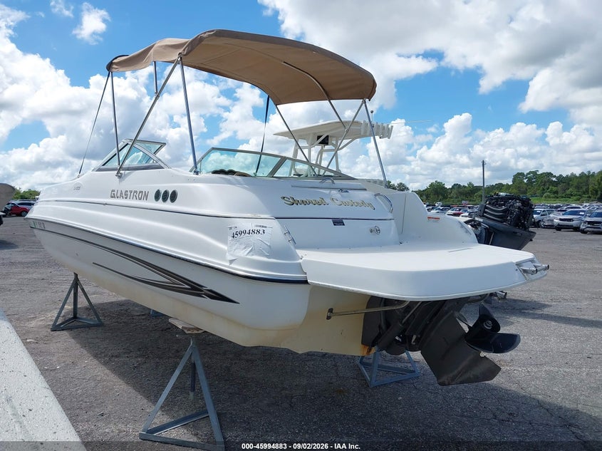 2004 GLASTRON BOAT auction photo 3