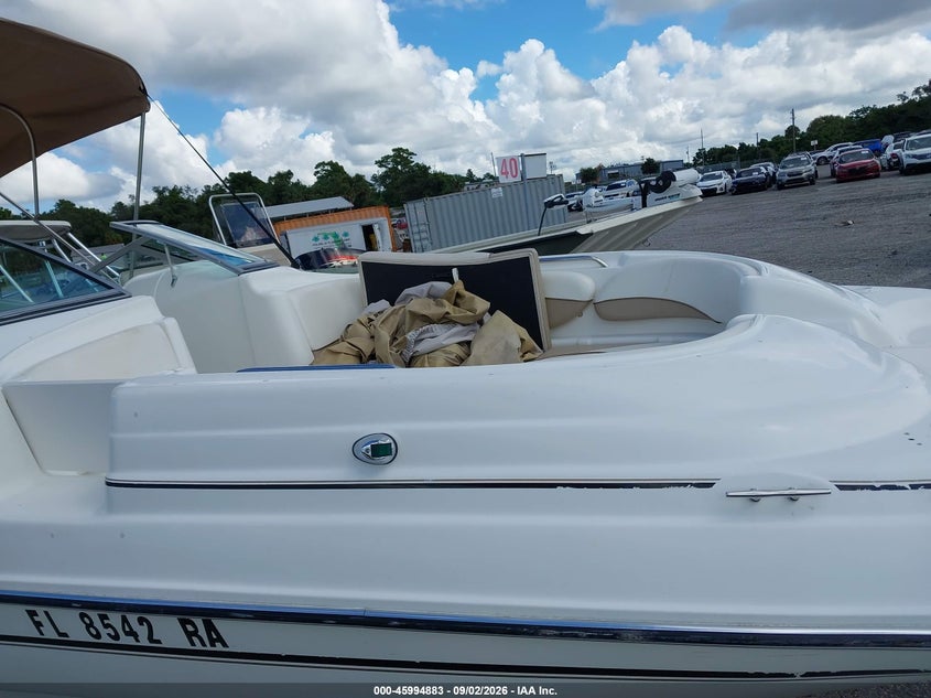 2004 GLASTRON BOAT auction photo 5