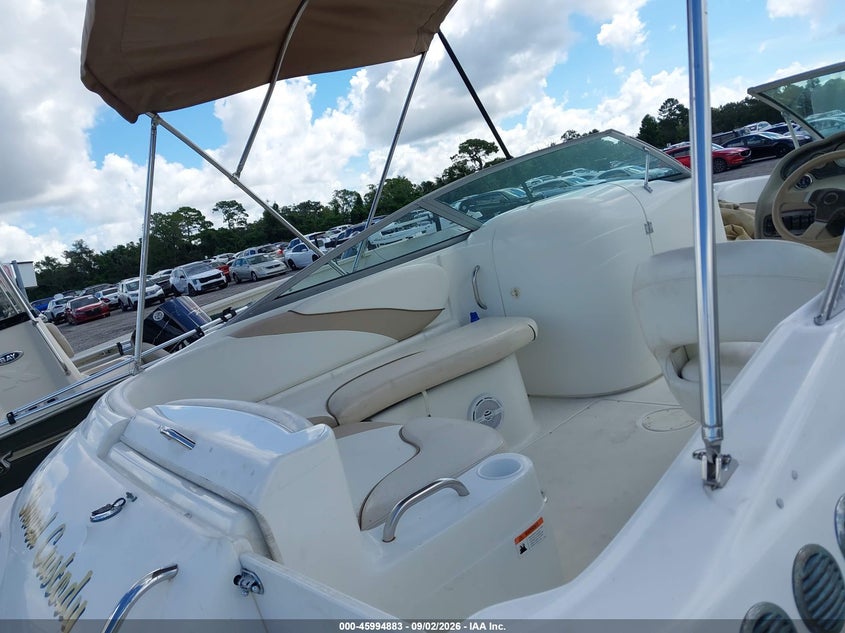 2004 GLASTRON BOAT auction photo 8