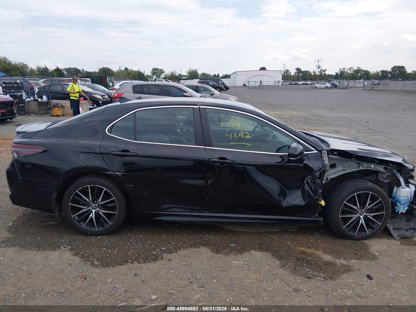 TOYOTA CAMRY - zdjęcie 14