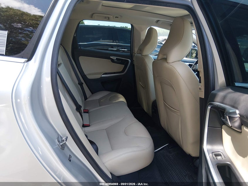 2016 VOLVO XC60 auction photo 8