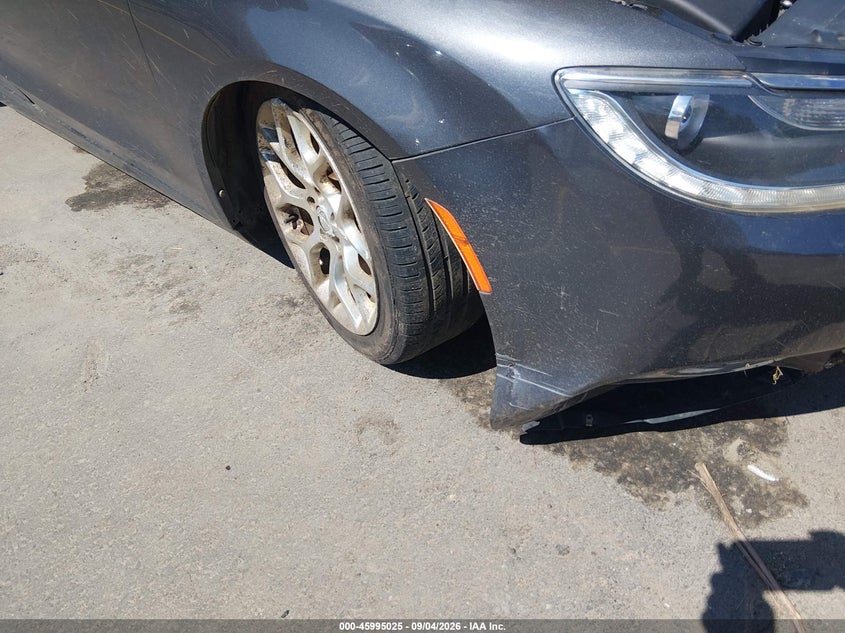 2015 CHRYSLER 200 C · Фото 12