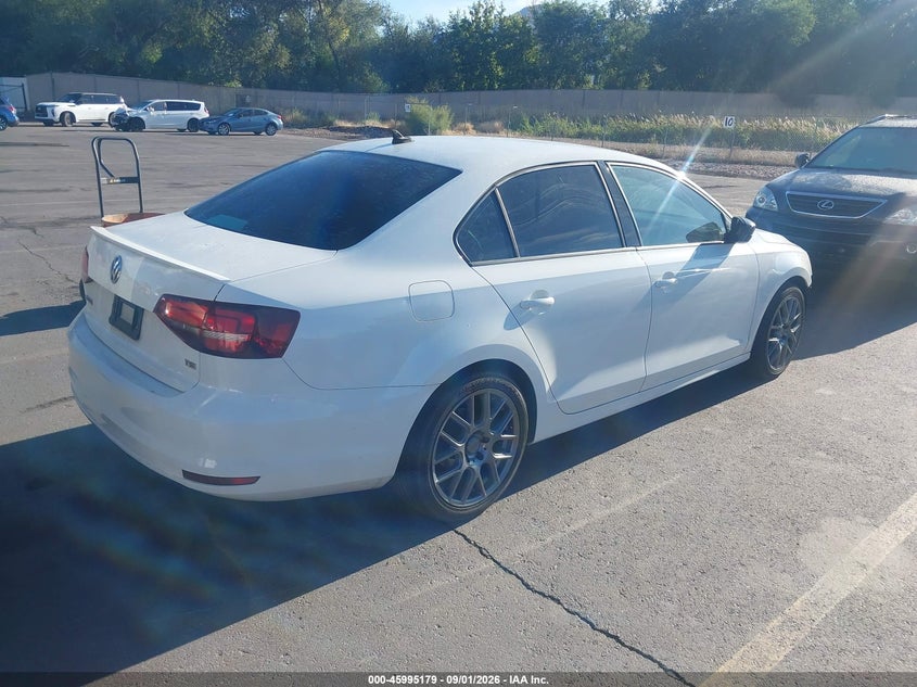 2016 VOLKSWAGEN JETTA auction photo 4