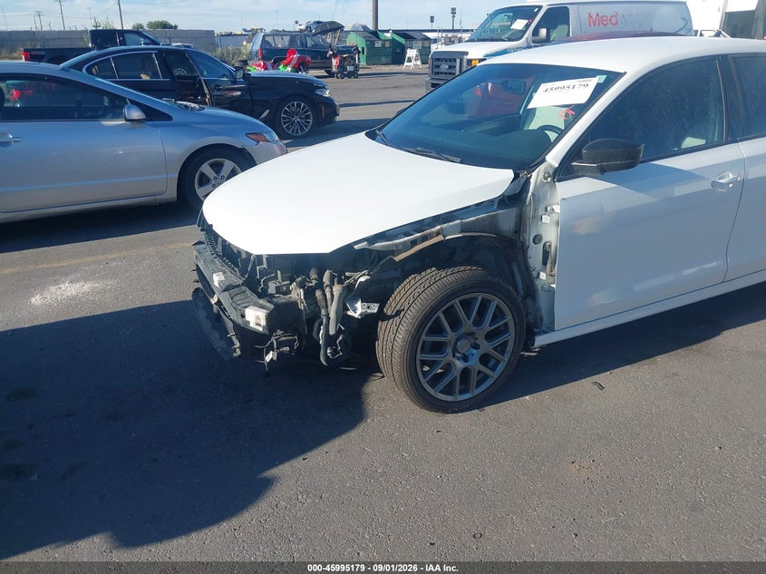2016 VOLKSWAGEN JETTA auction photo 6