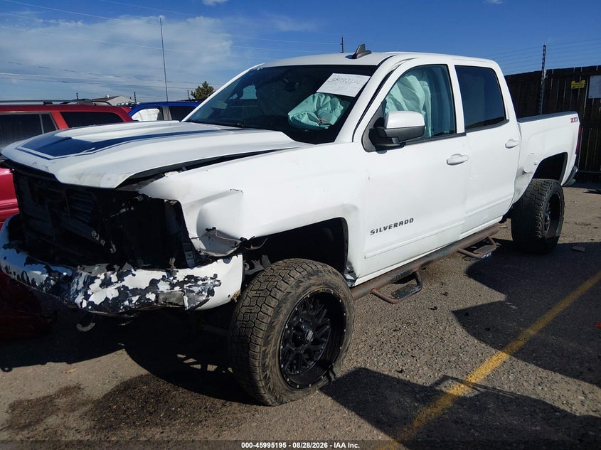 2017 Chevrolet Silverado, Удар спереду, IAAI, VIN 3GCUKREH6HG419928 — фото 2
