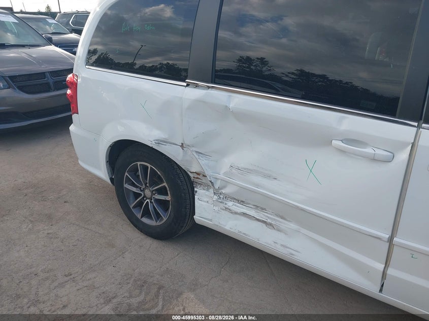 2017 DODGE GRAND CARAVAN auction photo 6