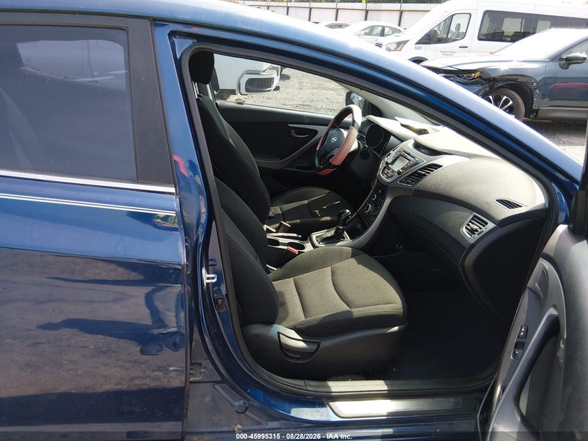2016 HYUNDAI ELANTRA auction photo 5