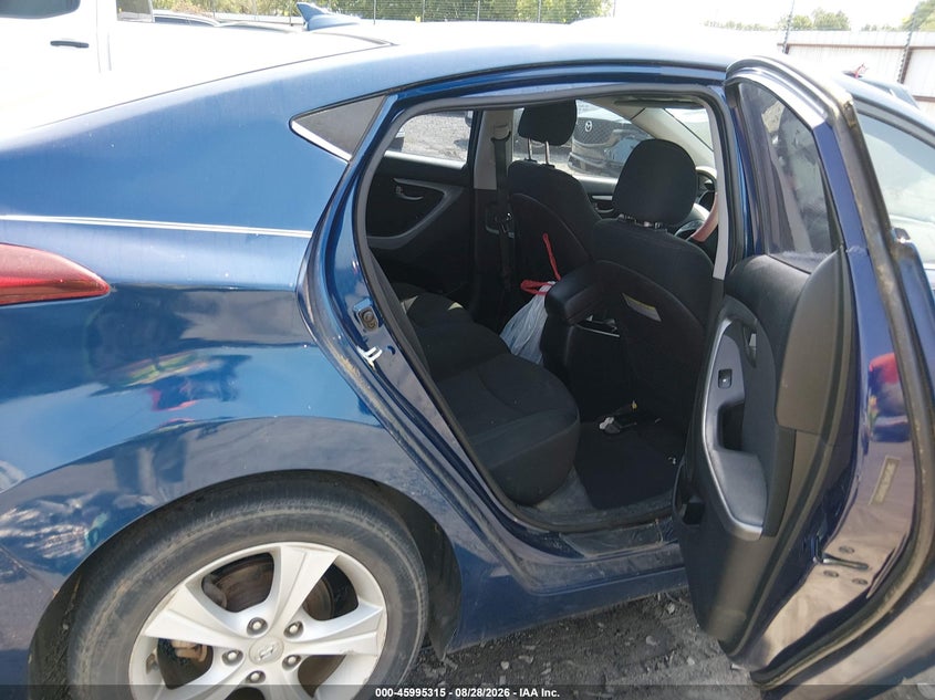 2016 HYUNDAI ELANTRA auction photo 8