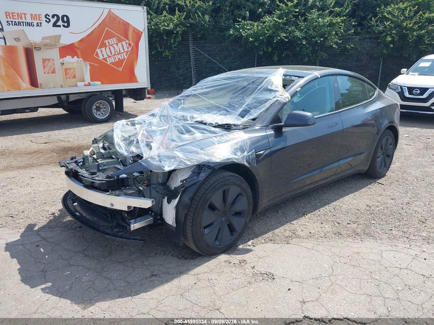 2025 Tesla Model 3, Неизвестно, IAAI, VIN 5YJ3E1EA5SF925304 — фото 2