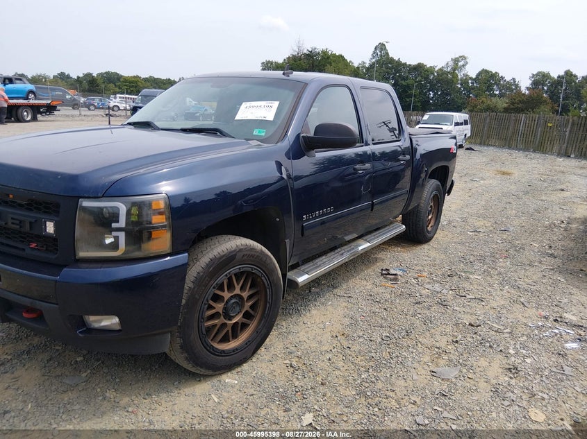 2010 Chevrolet Silverado, Normal Wear & Tear, IAAI, VIN 3GCRKSE35AG134581 — photo 2