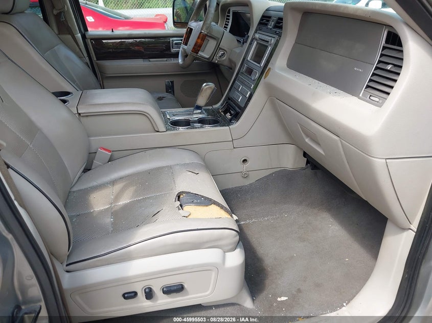 2008 LINCOLN NAVIGATOR auction photo 5