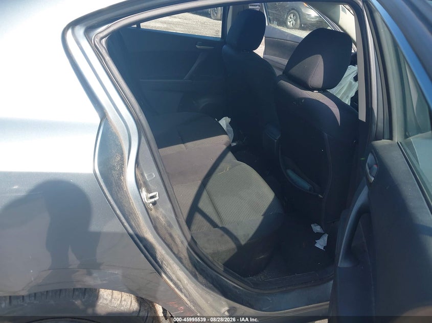 MAZDA MAZDA3 2012 VIN JM1BL1UF6C1561368