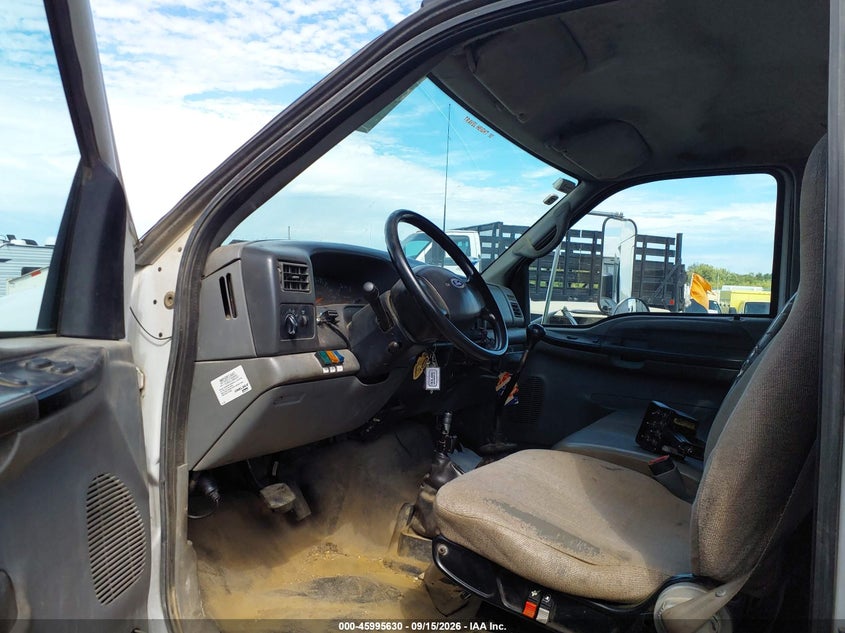 2005 FORD F-650 auction photo 6