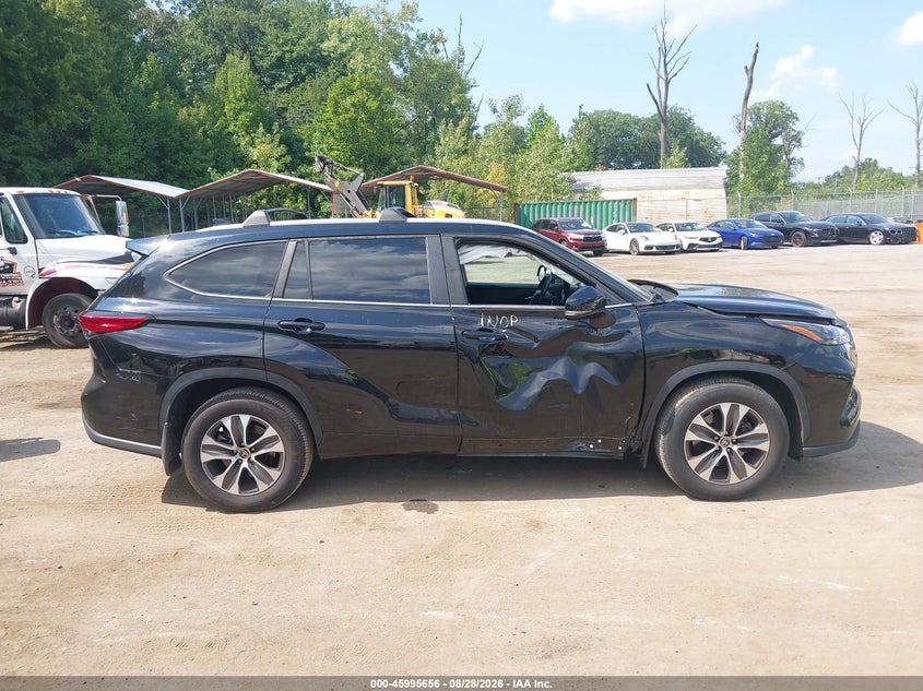 TOYOTA HIGHLANDER - zdjęcie 13