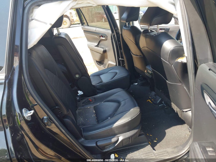 TOYOTA HIGHLANDER - zdjęcie 8