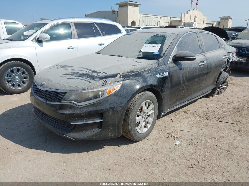 2018 Kia Optima, Левый бок, IAAI, VIN 5XXGT4L30JG195889 — фото 2