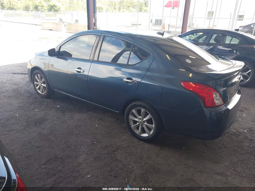 2017 NISSAN VERSA auction photo 3