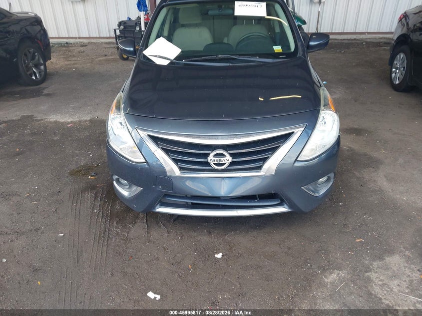 2017 NISSAN VERSA auction photo 6