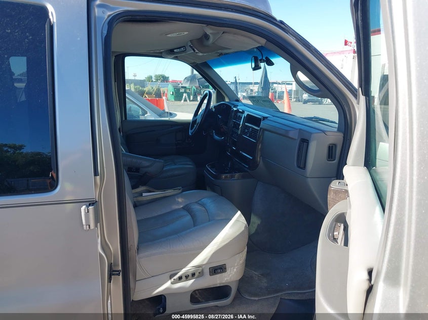 2004 GMC SAVANA auction photo 5