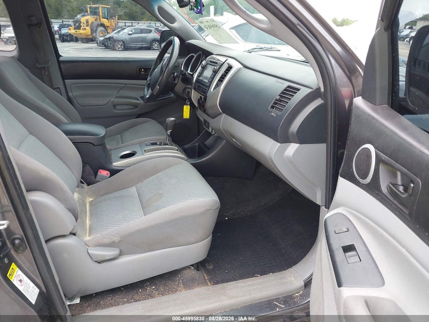 2013 TOYOTA TACOMA auction photo 5