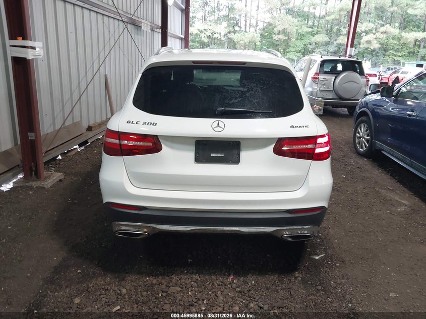 MERCEDES-BENZ GLC 300 - zdjęcie 17