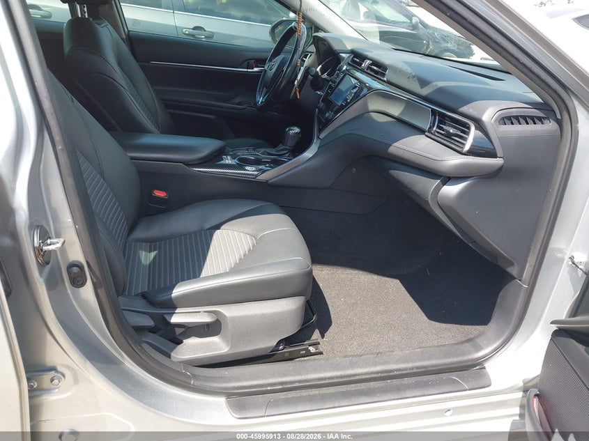 TOYOTA CAMRY - zdjęcie 5
