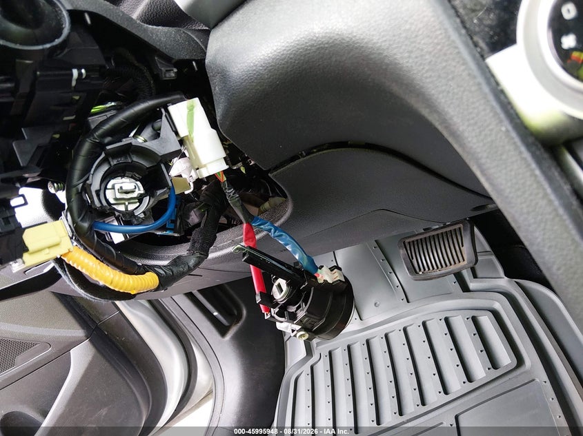 2019 HYUNDAI ELANTRA auction photo 6