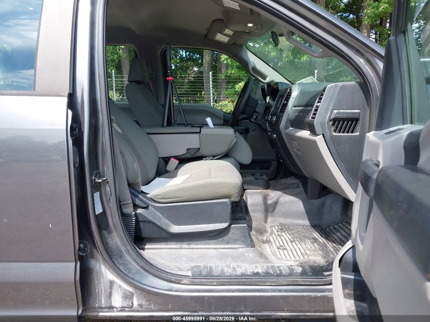 2017 FORD F-450 auction photo 5