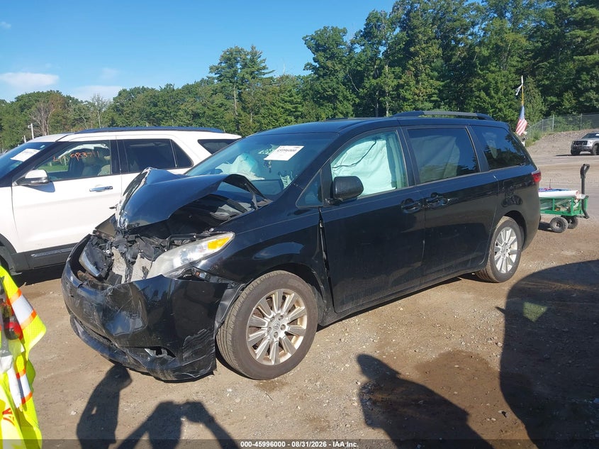 TOYOTA SIENNA - zdjęcie 2
