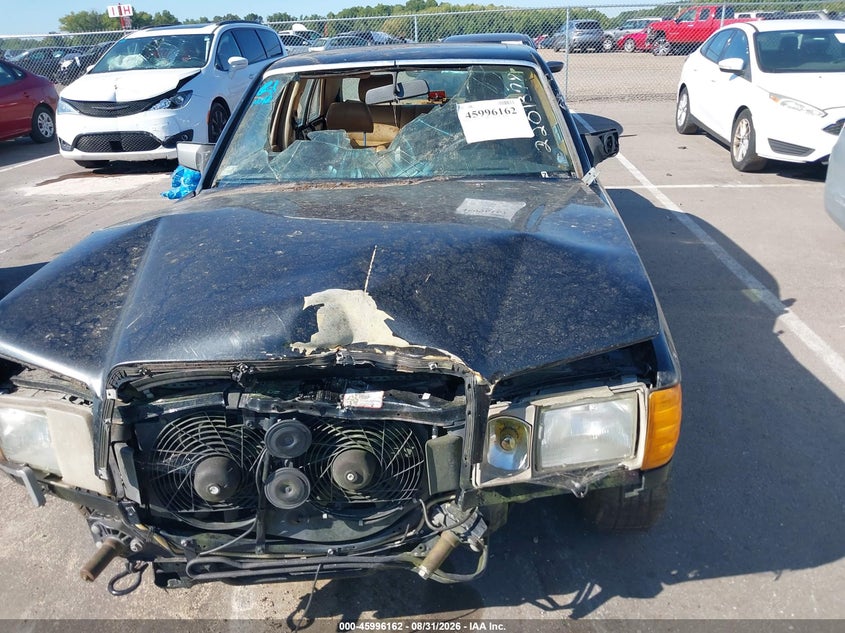 MERCEDES-BENZ 560 1990 VIN WDBCA39E4LA552348