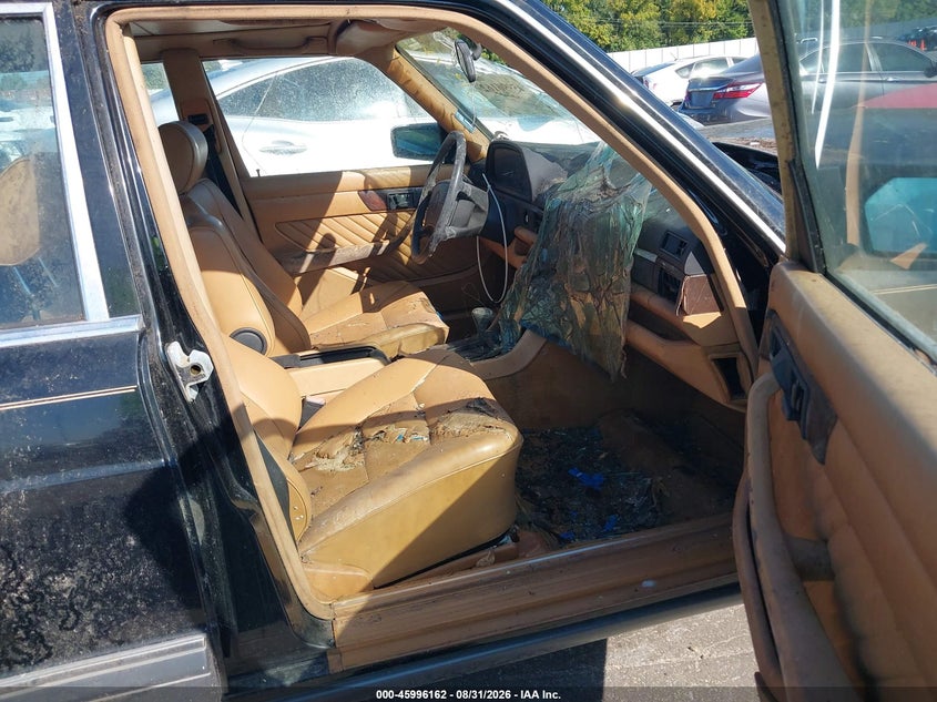 MERCEDES-BENZ 560 1990 VIN WDBCA39E4LA552348