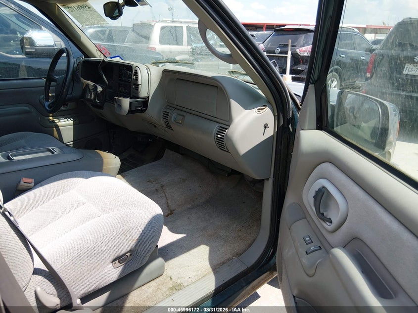 1999 CHEVROLET SUBURBAN 1500 auction photo 5