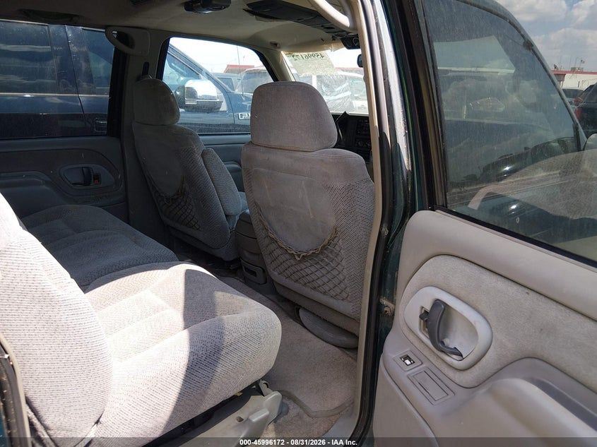 1999 CHEVROLET SUBURBAN 1500 auction photo 8